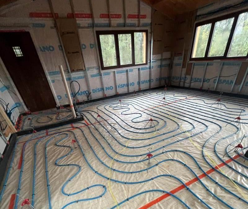 Réalisation d’un plancher chauffant sur mousse polyuréthane projetée (66) à Vernet-les-Bains